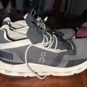 On Running Cloudnova women’s Size 10 Black and white Sneakers